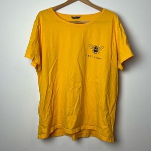 Shein curve Bee Kind golden yellow, honeybee graphic shirt, sz 4XL